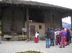 Giovani ciceroni al Granaio del Castello di Introd