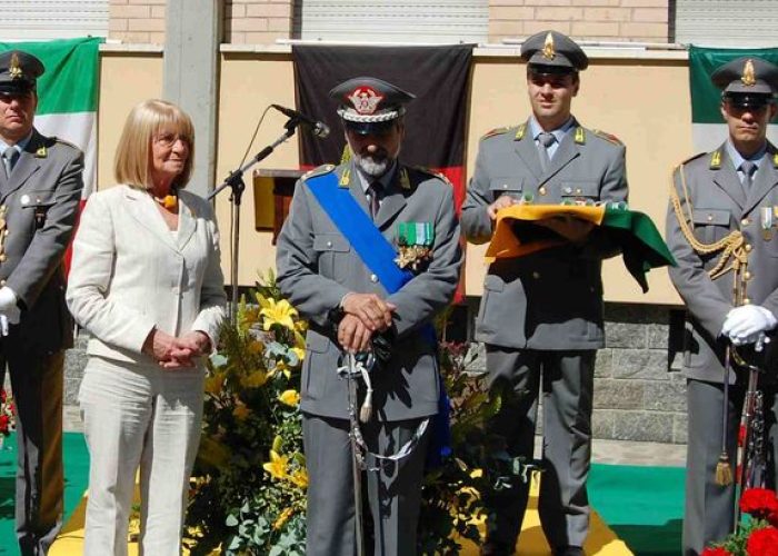 La cerimonia alla caserma della Guardia di Finanza