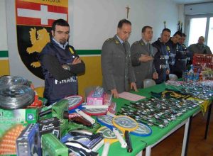 Giochi, orologi ed elettrodomestici sequestrati