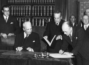 La firma della Costituzione italiana