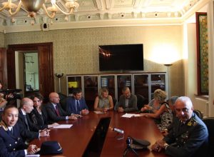 il tavolo per la firma del protocollo per il contrasto alla violenza di genere