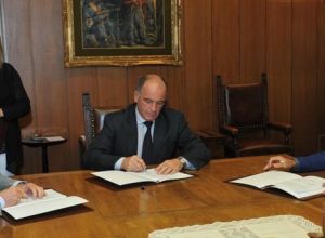 La firma del protocollo d'intesa tra Regione, Rav e Sav