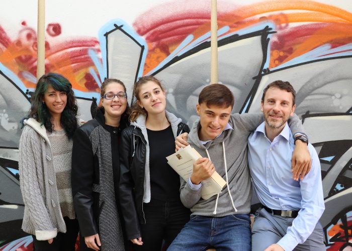 Da sinistra Ilaria Genna, Fabiana Carta, Valérie Gorelli, Salvatore Cacciatore con Patrick Vesan, consigliere della Fondazione Comunitaria