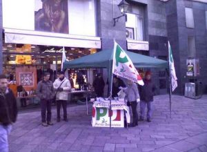 Il gazebo del PD ad Aosta