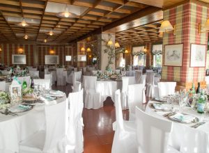 La sala interna dell'Hotel Sant'Orso