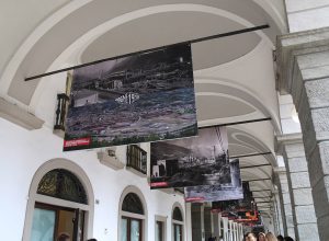 I pannelli celebrativi del centenario della Cogne