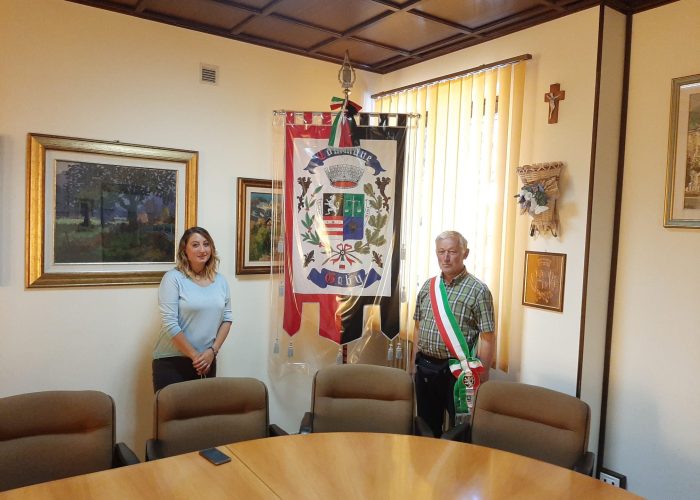 il sindaco Francesco Valerio con lAssessore alla Gentilezza Stefania Bonin