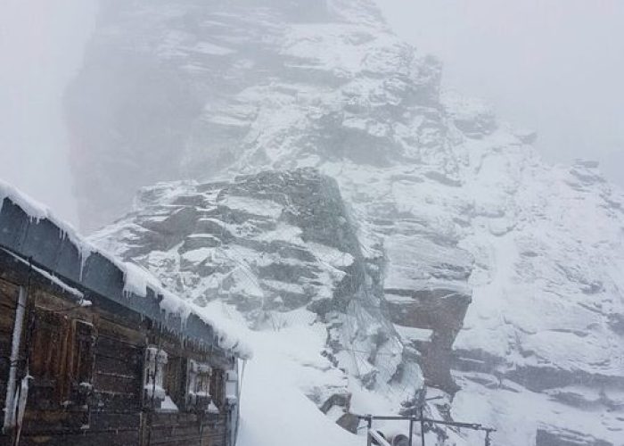 La capanna Carrel, sul Monte Cervino.