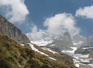 Aiguille Noire de Peuterey con il ghiacciaio del Freney