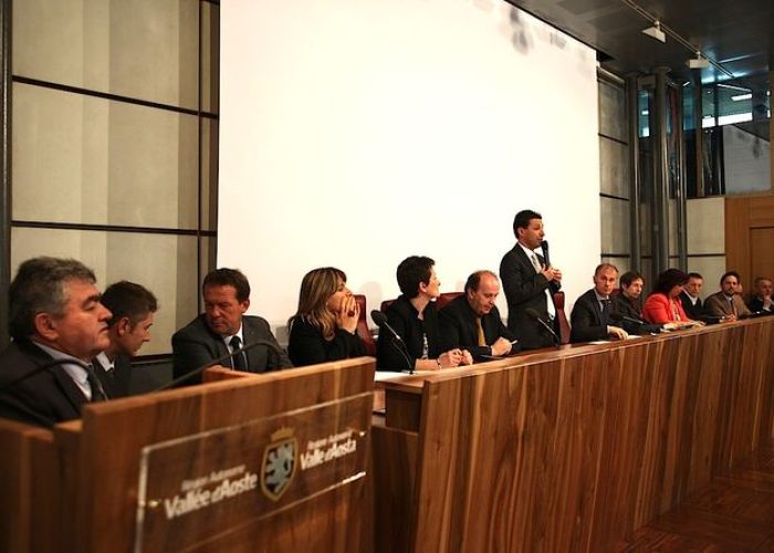 La conf.stampa della minoranza