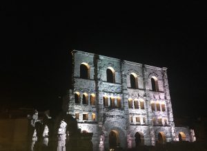 Son et lumières al Teatro Romano