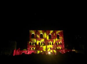 Son et lumières al Teatro Romano