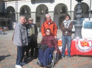 Il presidio della Federazione della sinistra in piazza Chanoux