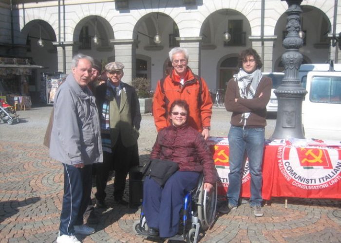 Il presidio della Federazione della sinistra in piazza Chanoux