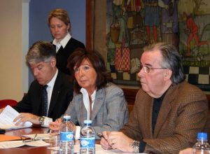 Un momento della firma dell'accordo