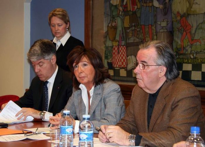 Un momento della firma dell'accordo