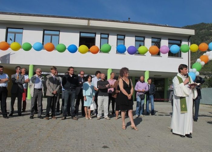 L'inaugurazione delle scuole a Saint-Pierre