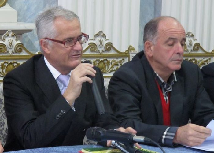 Al microfono Riccardo Trisoldi