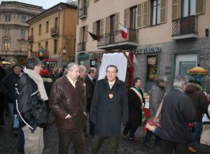 La protesta alla Fiera al passaggio delle autorità