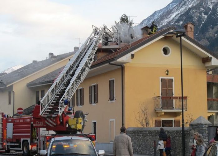 Incendio di un camino in via Guido Rey