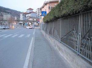 Il luogo dell'incidente in corso Lancieri