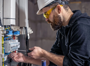 Tecnico delle manutenzioni elettriche - elettricista