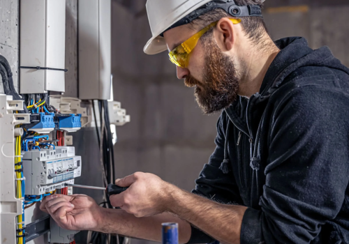 Tecnico delle manutenzioni elettriche - elettricista