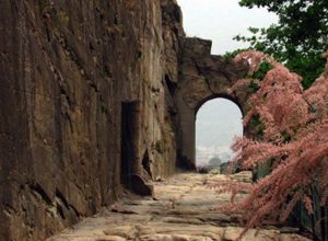 STRADA ROMANA - Tratto viario di Donnas Arco Tagliato Nella roccia