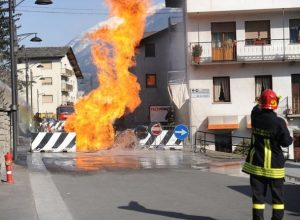 L'incendio che si è sviluppato dai tubi del gas