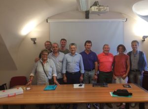 I membri del direttivo del CSV con i funzionari e l'Assessore Luigi Berschy