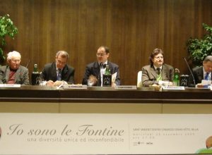Il tavolo dei relatori dell'incontro "Io sono le fontine"