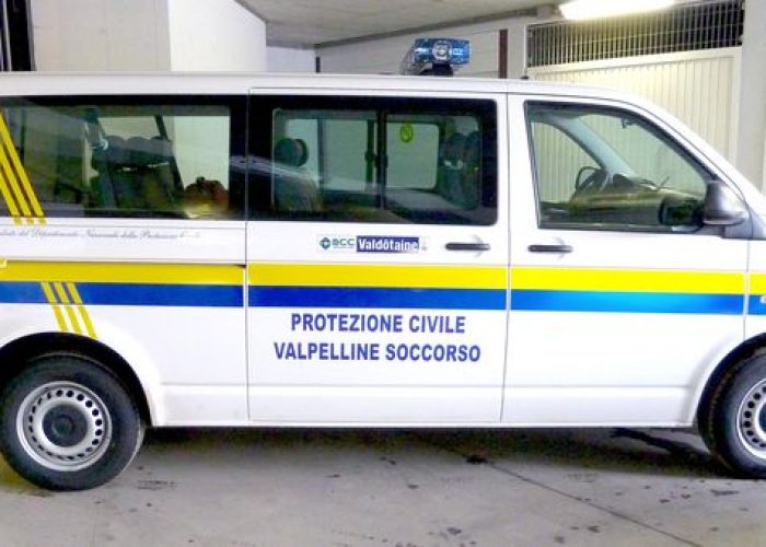 Il nuovo pullman dei Volontari del soccorso della Valpelline