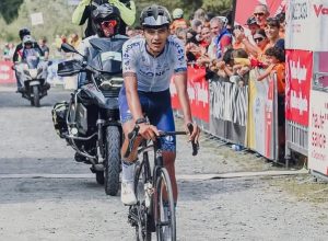 Isaac Del Toro al traguardo di Clavalité di Fénis nel luglio del 2023
