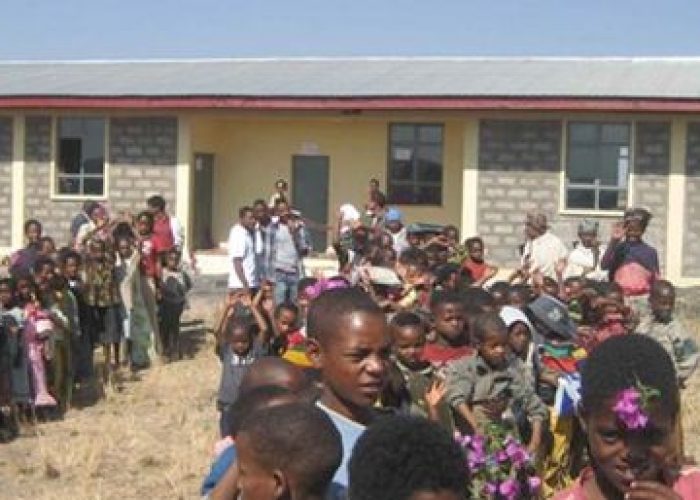 la scuola realizzata nel Guraghe dal Centro aiuti per l'Etiopia
