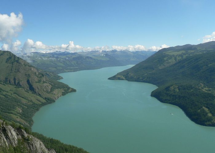 Una veduta del lago Kanan, nello Xinjang.