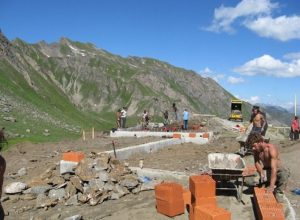Volontari al lavoro