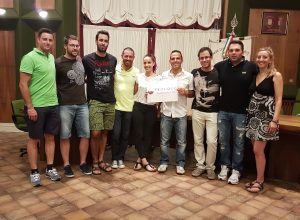 Proloco Nus  Nella foto da sinistra: Davide Favre (consigliere), Federico Bottani (consigliere), Andrea Gialdi (consigliere), Massimo Giardini (consigliere), Erica Rudda (vicepresidente), Mirko Corongiu (presidente), Diego Vittaz (tesoriere), Battista Bruno (consigliere), Ilaria Contoz (segretaria).