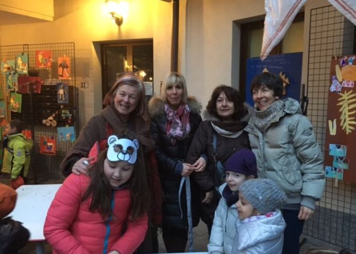 Daniela Levi (a sinistra) e le insegnanti organizzatrici dell'evento