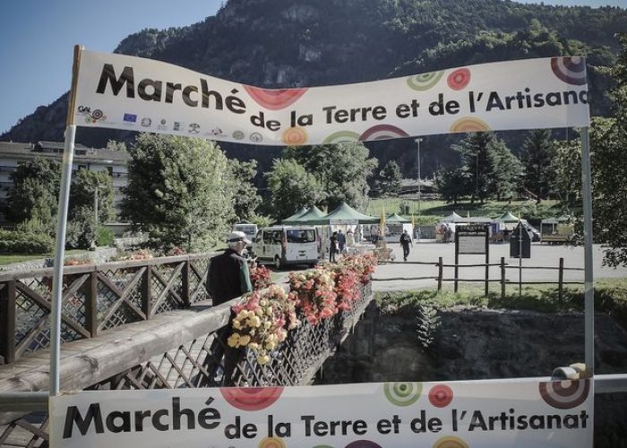 Marché de la Terre et de l'Artisanat