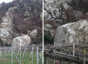 il masso staccatosi in Frazione Prelle a Donnas