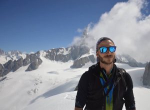 Il caporale maggiore Maurizio Giordano sul Monte Bianco (foto da Facebook).