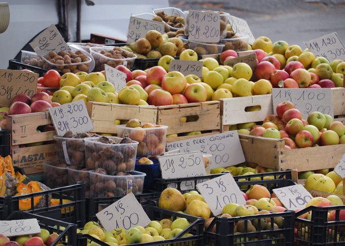 mercato Viale della Pace - frutta