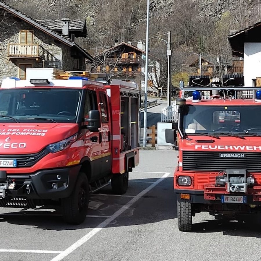Il nuovo automezzo polisoccorso 4x4 e un modello vecchio