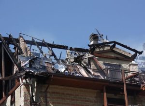 I resti dopo l'incendio