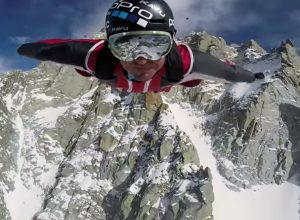 Marshall Miller volo con la tuta alare dall'Aiguille du Midi