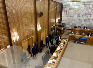 minoranza esce dall'aula