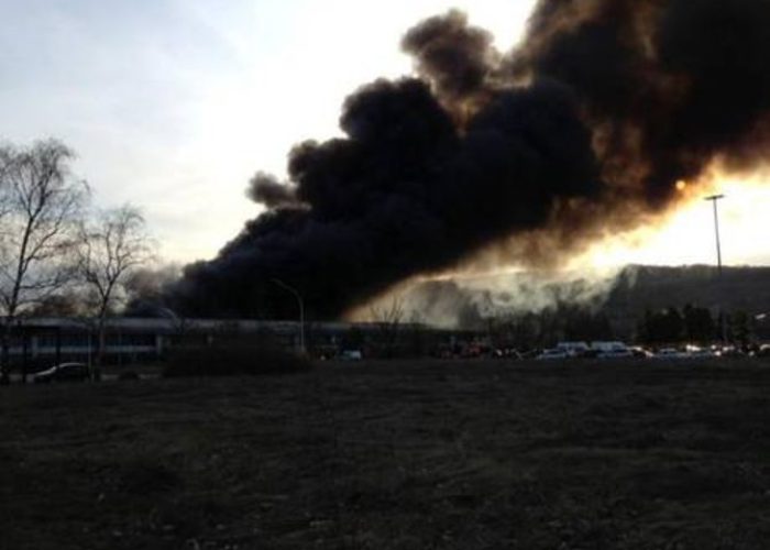 Incendio ex stabilimento Olivetti a Scarmagno