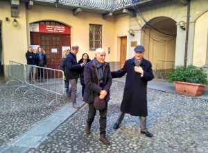 Il futuro questore Spinello (a sx) con il vicario Dragotto all'uscita dal Com.