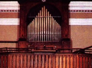 L'organo della chiesa parrocchiale di Villeneuve