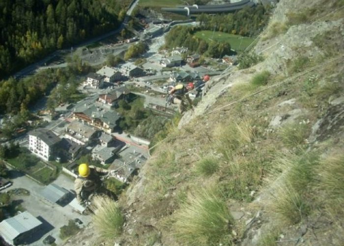 Disgaggio parete Monte La Saxe